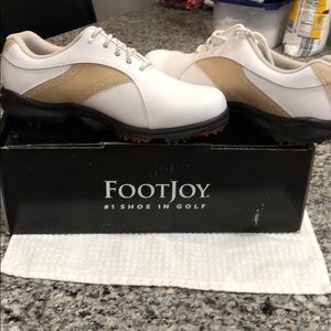 NWT golf shoes size 9